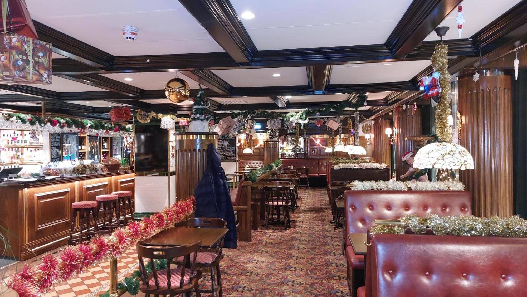 Hotel Bishops Arms Mora Esterno foto